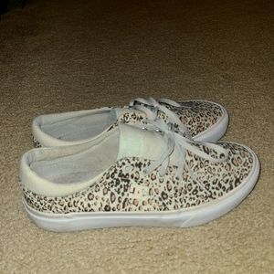Dc leopard slip on